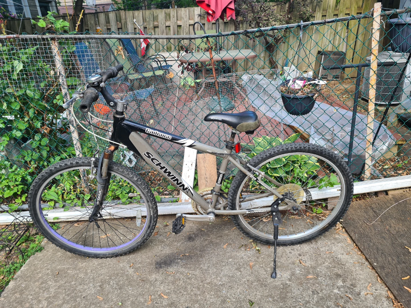 Schwinn Cadence Mountain Bike