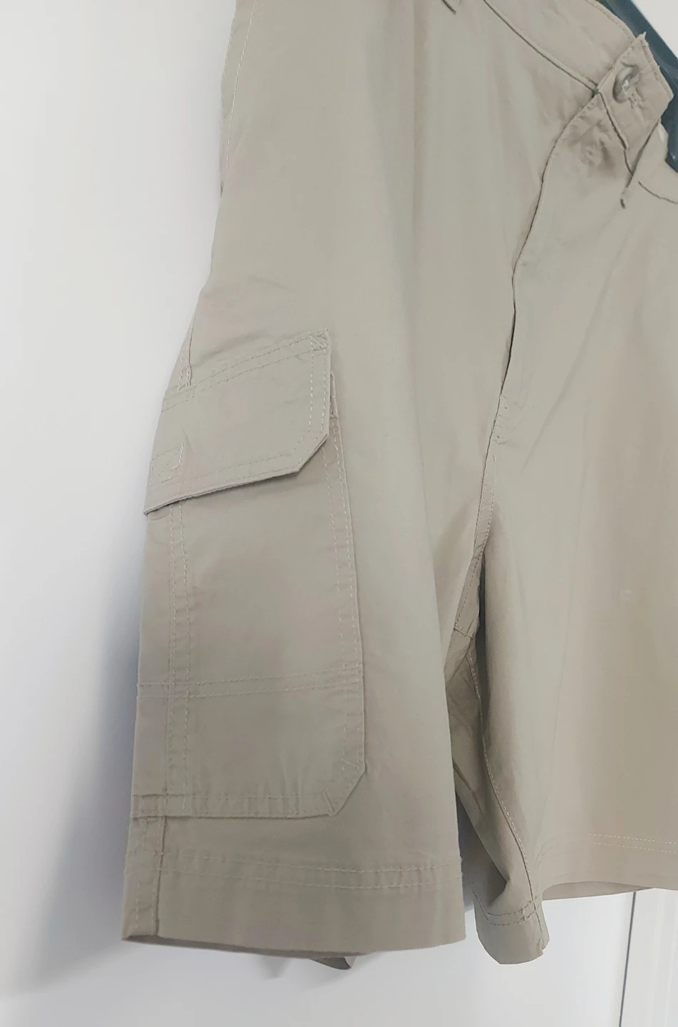 Chaps Cargo Shorts - Size 50x10 - photo 2