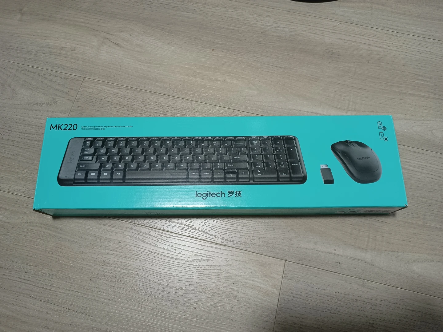 Logitech MK220 Wireless Keyboard and Mouse Combo - photo 2