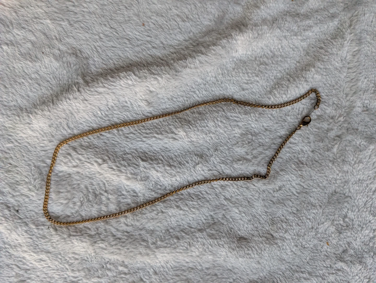 ⚽Gold-tone curb chain necklace
