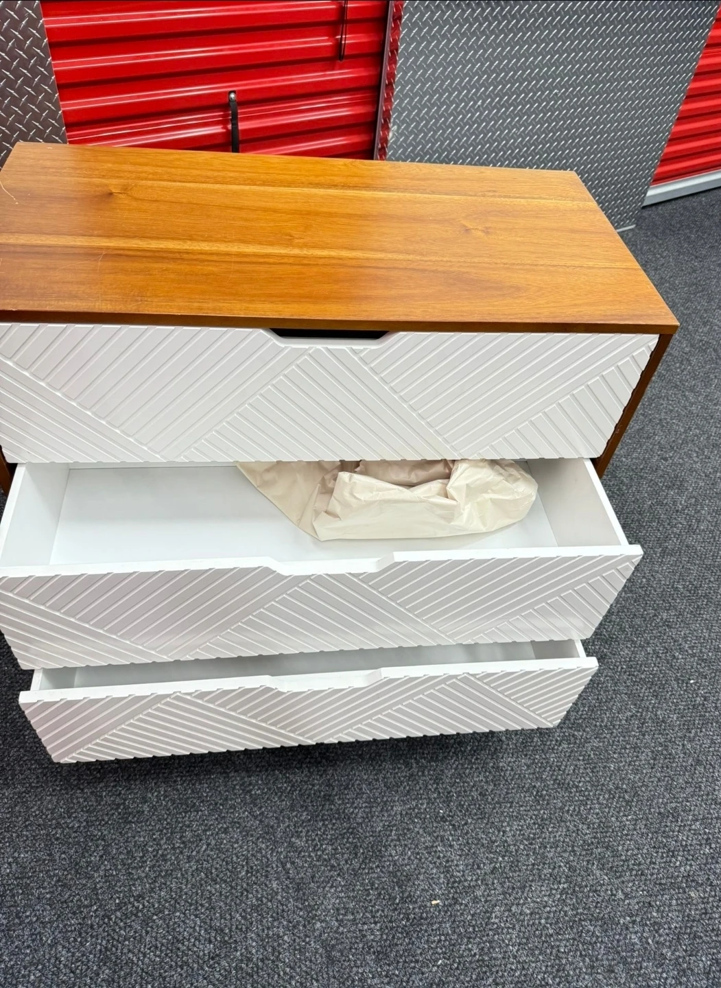 Mid-Century Modern 3-Drawer Dresser - photo 3