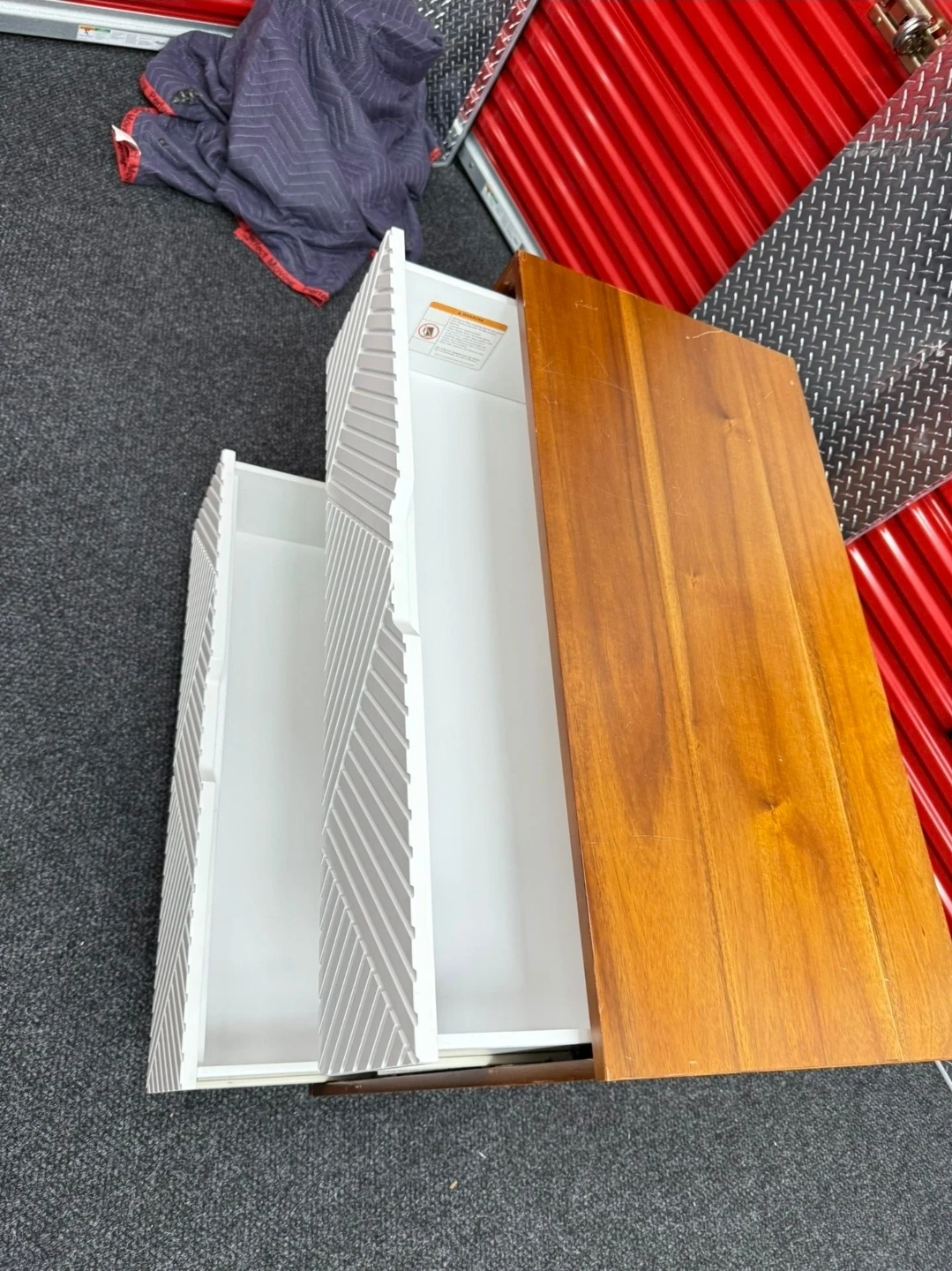 Mid-Century Modern 3-Drawer Dresser - photo 4