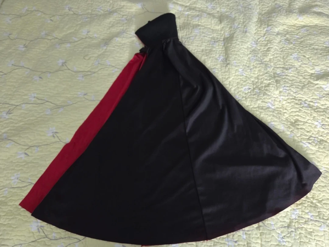 Black and Red Reversible Cape - photo 3
