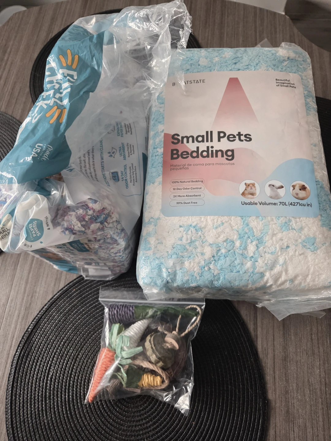 Small Pets Bedding with Small Pet Toys