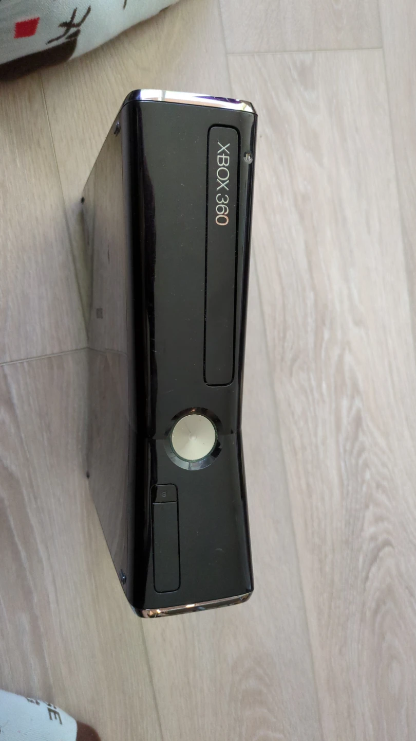 Black Xbox 360 Console
