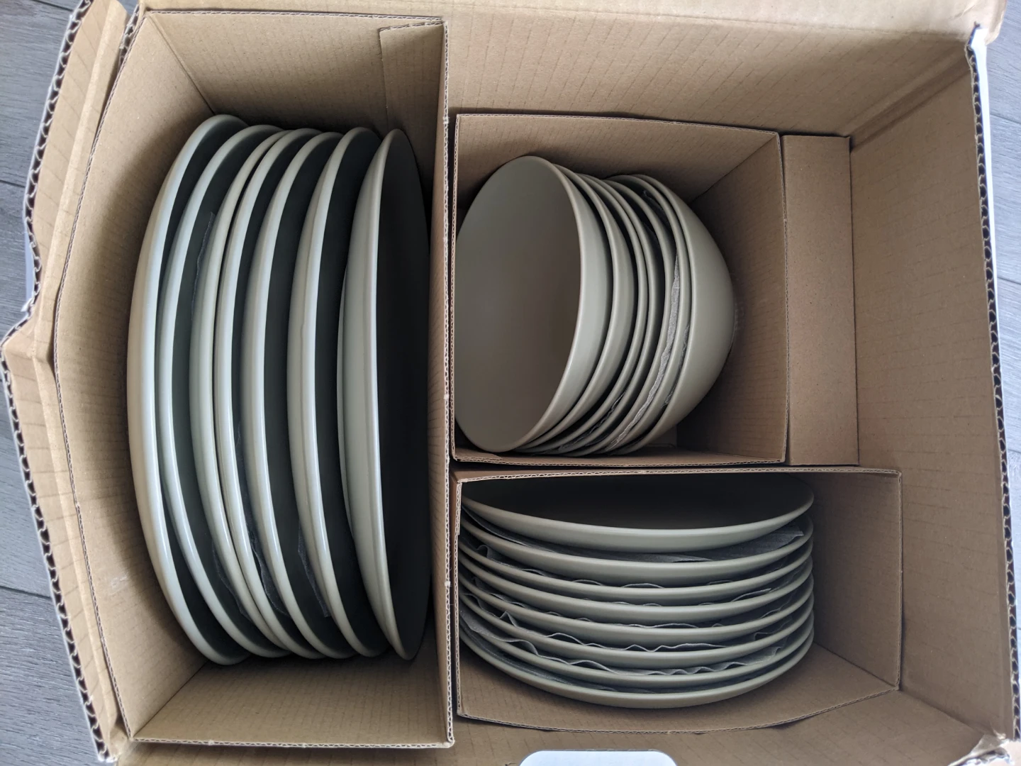 Brand New IKEA FÄRGLAR 22-piece Dinnerware Set - photo 4