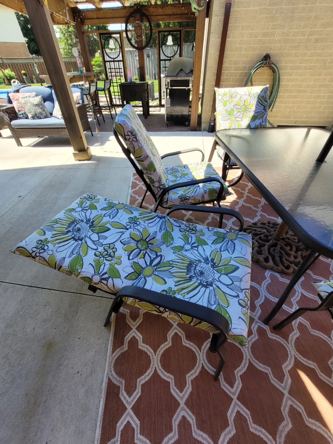 Patio Umbrella and Table Set - photo 2