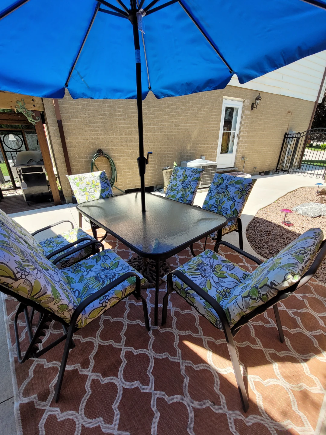 Patio Umbrella and Table Set - photo 3