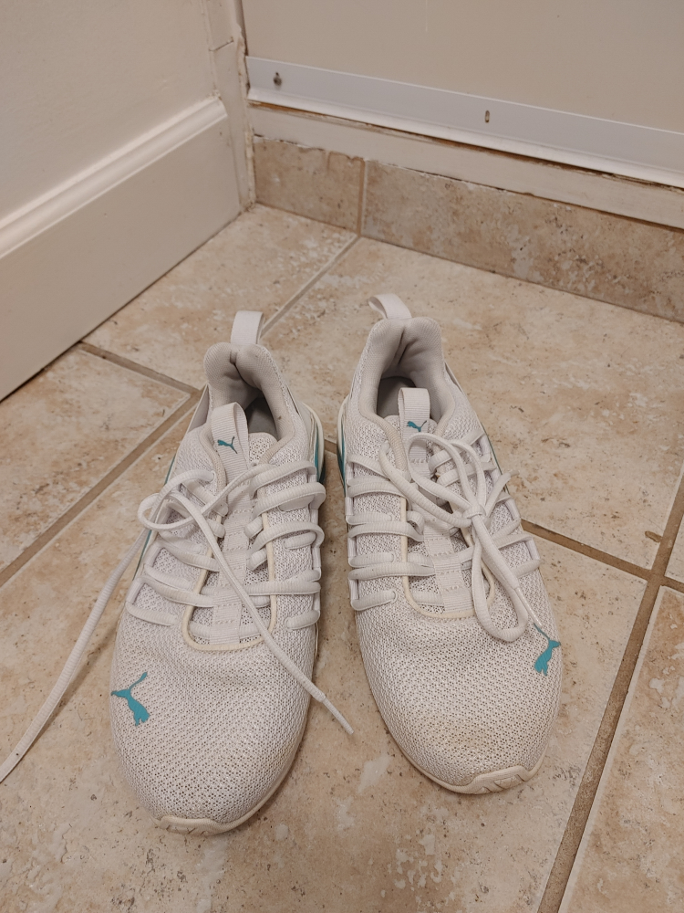 Women's Puma  Athletic Shoes size 8 - photo 2