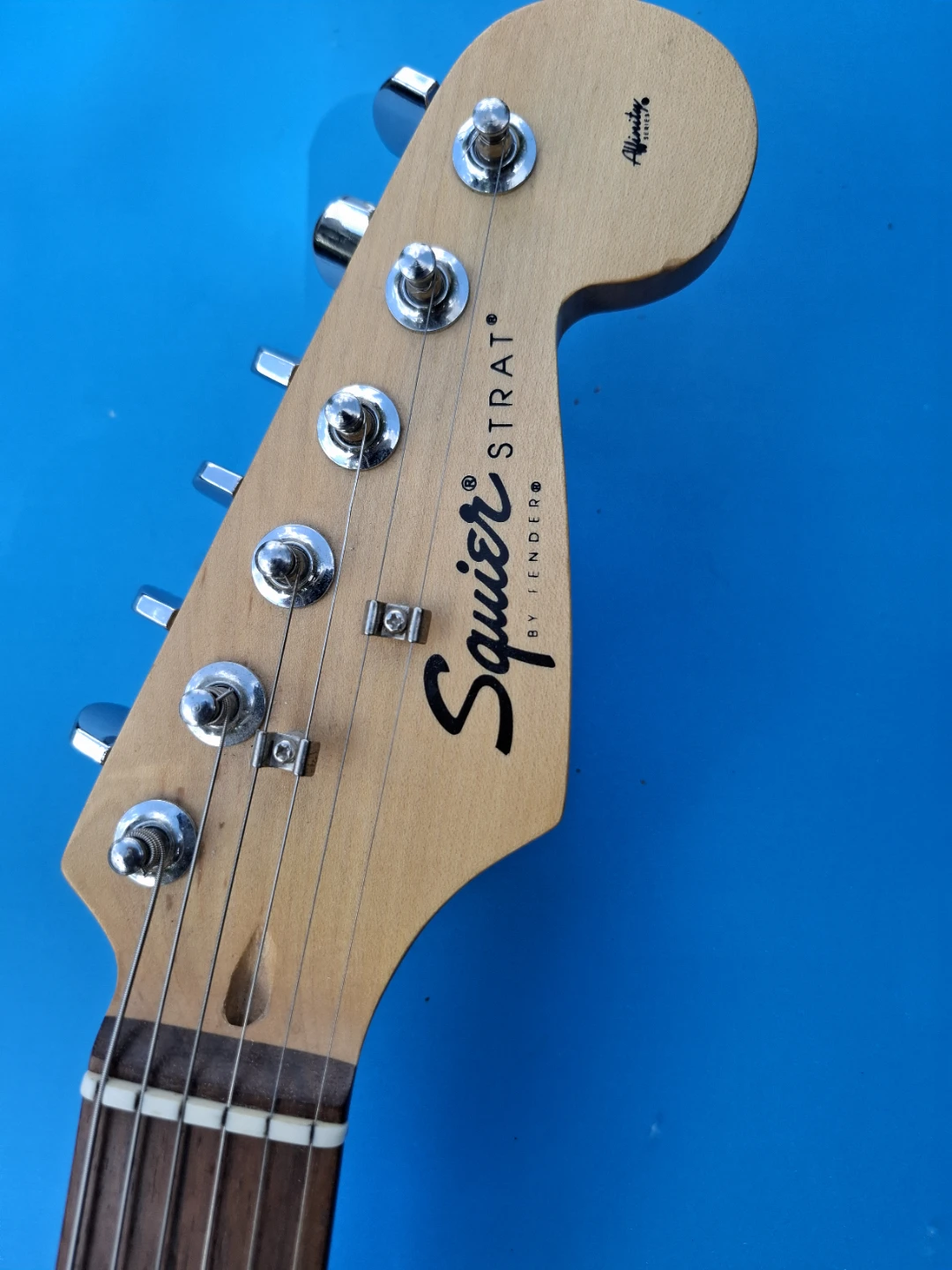 Vintage Squier Stratocaster Electric Guitar Starter Pack - photo 3