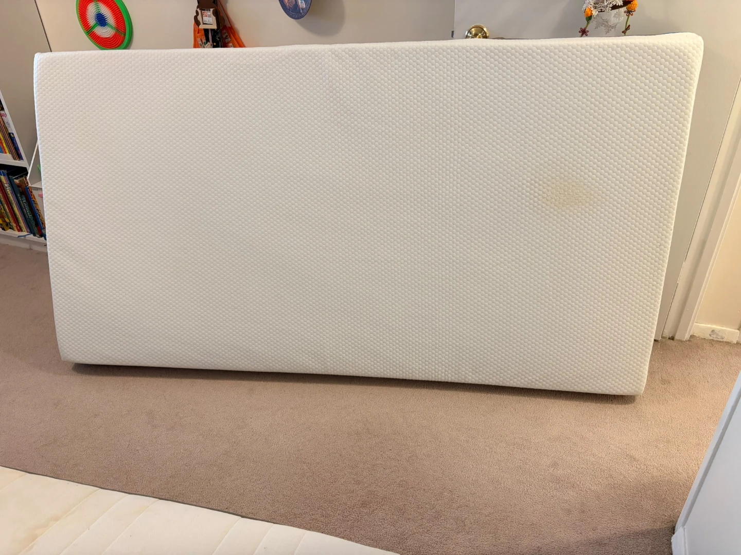 White Mattress partly memory foam