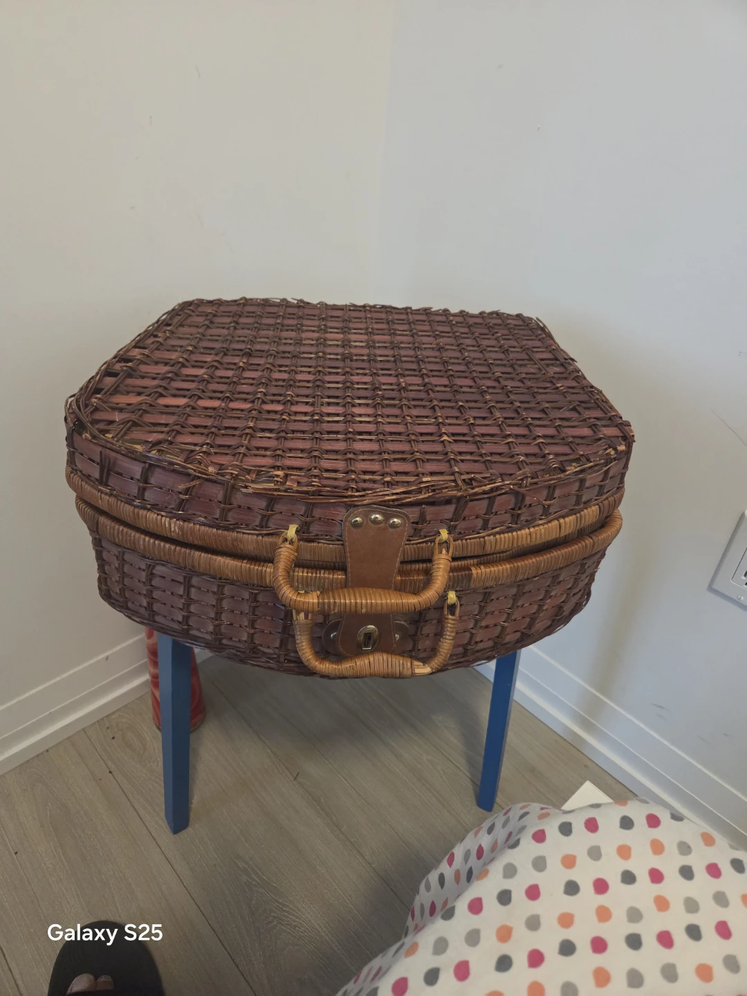 Wicker Picnic Basket with Mugs and Cutlery