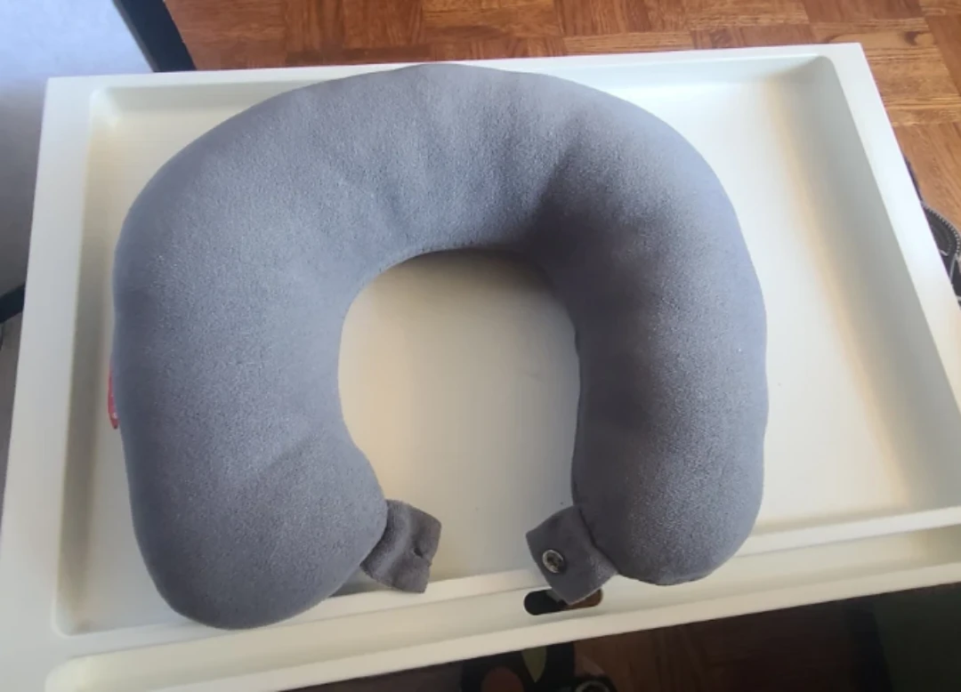 ⚽Grey Neck Pillow with Snap Closure