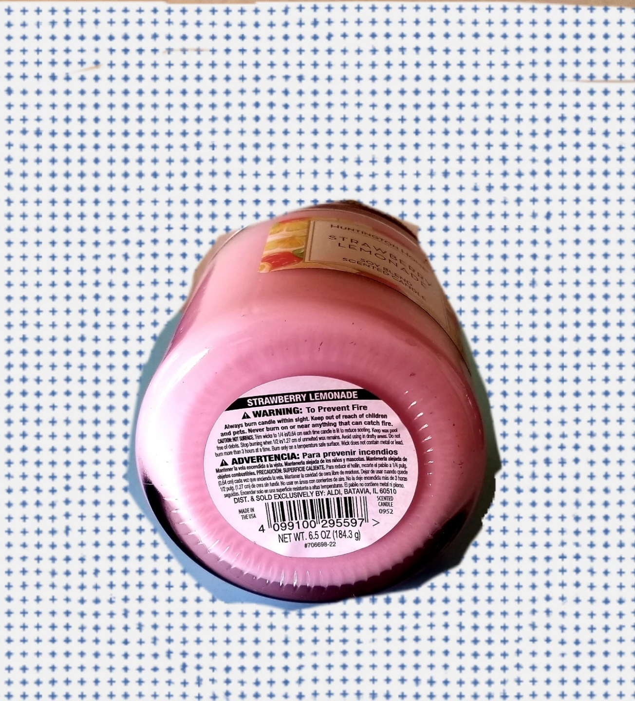 NEW Huntington Home Strawberry Lemonade Scented Candle ⚽ - photo 2