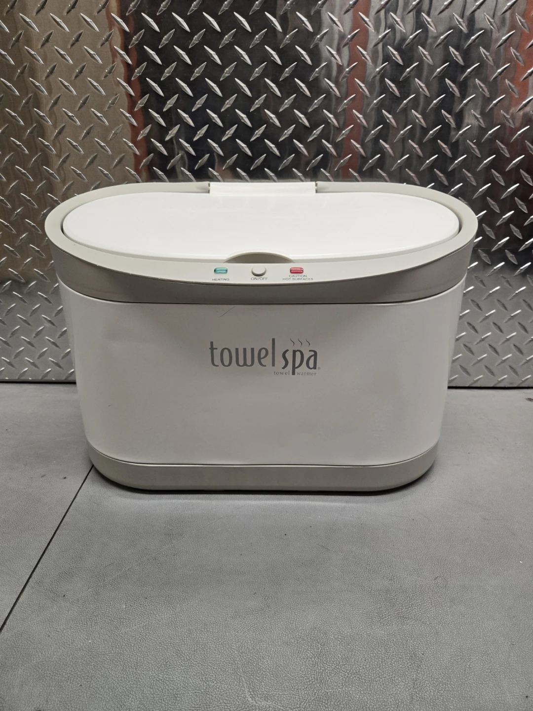 Brookstone TowelSpa Large Towel Warmer / Heater