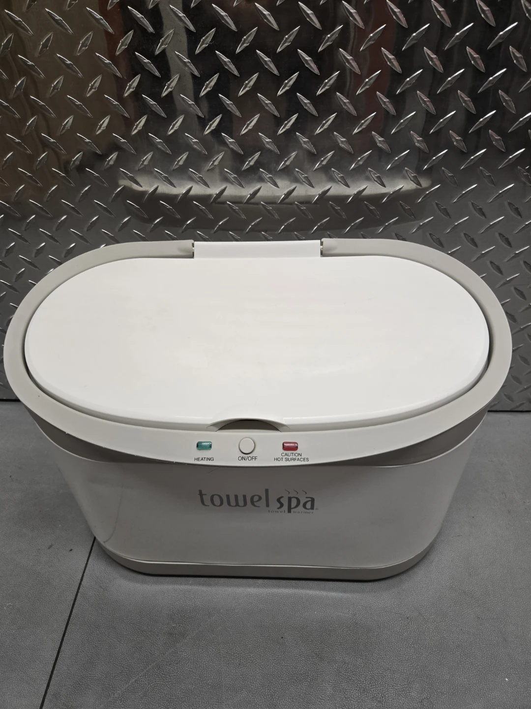 Brookstone TowelSpa Large Towel Warmer / Heater - photo 2