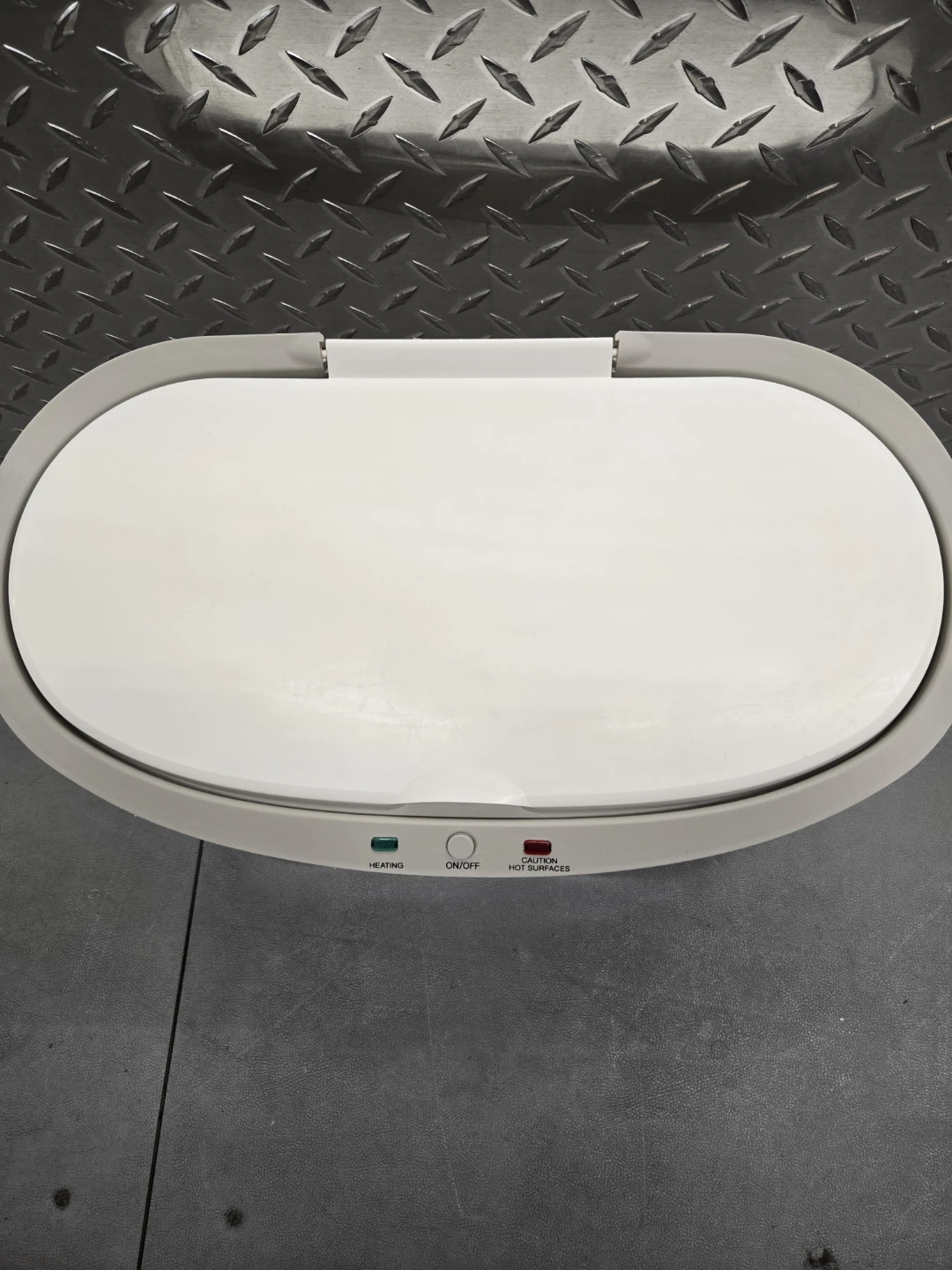 Brookstone TowelSpa Large Towel Warmer / Heater - photo 3