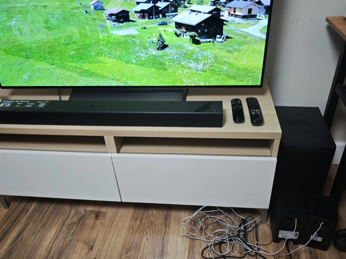 LG 48" OLED C4 Series 4K UHD TV - photo 3