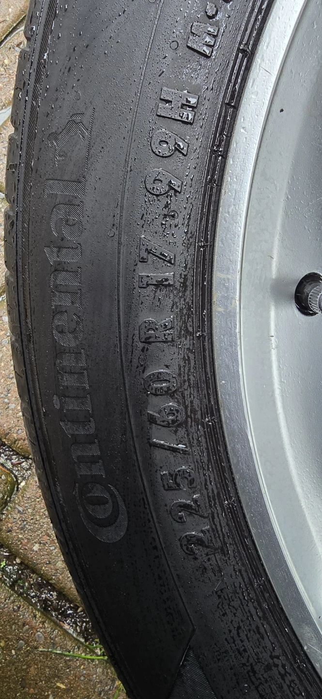 Set of 4 Continental Tires on Rims - photo 4