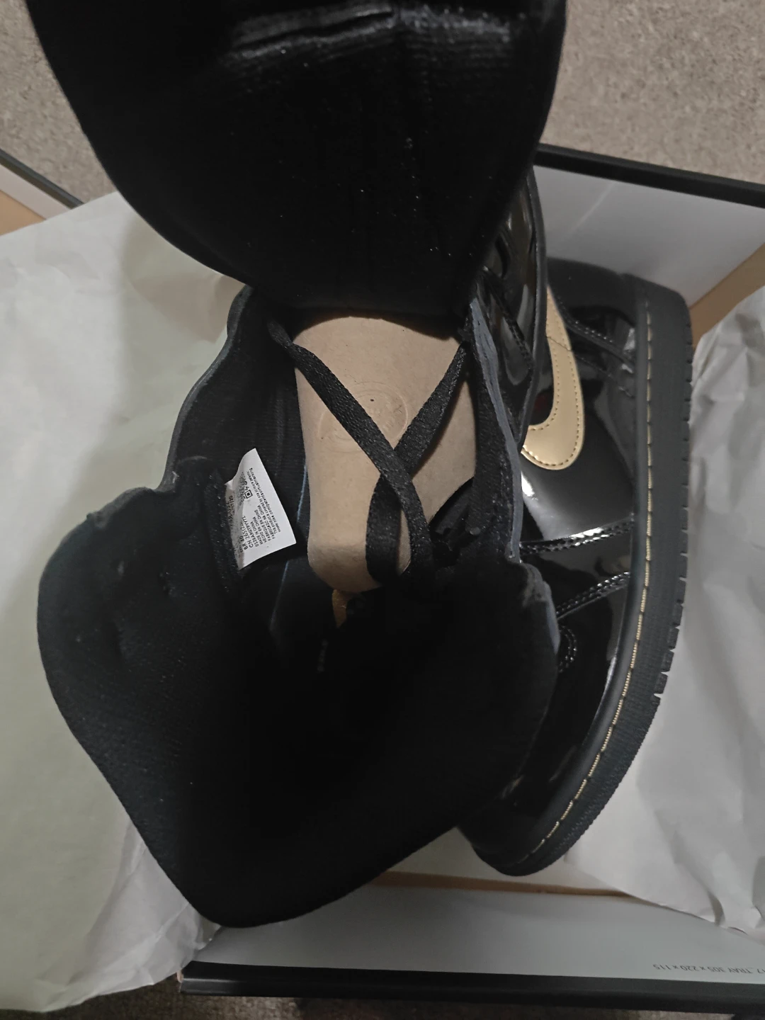 Jordan 1high Retro black metallic gold - photo 3