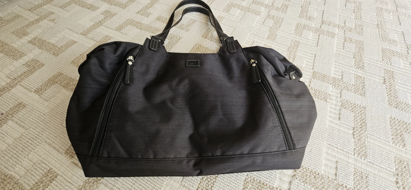 Roots women's hand bag.