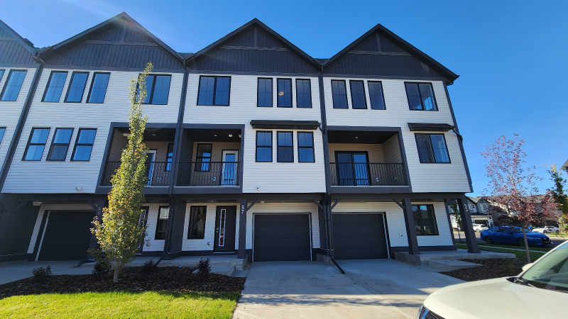 Airdrie Townhouse for Rent- 3 bed+2.5 bath