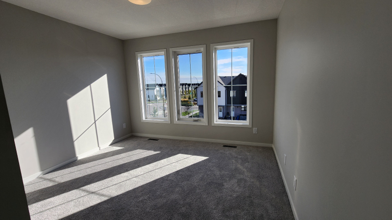Airdrie Townhouse for Rent- 3 bed+2.5 bath - photo 4