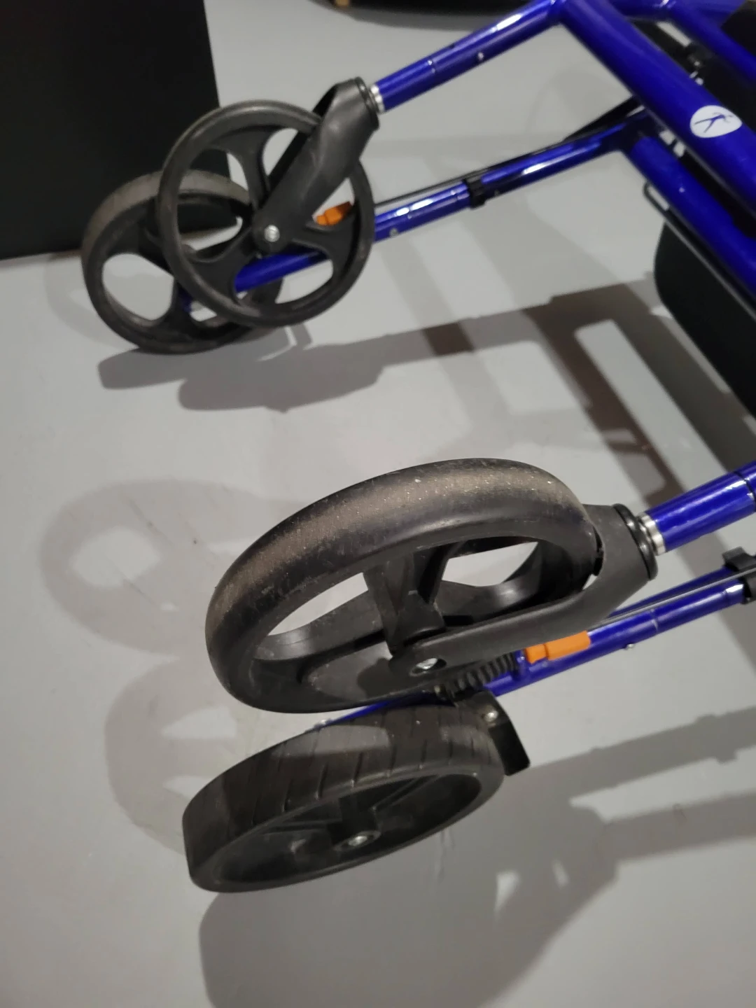 Hugo Walker with Seat - photo 5