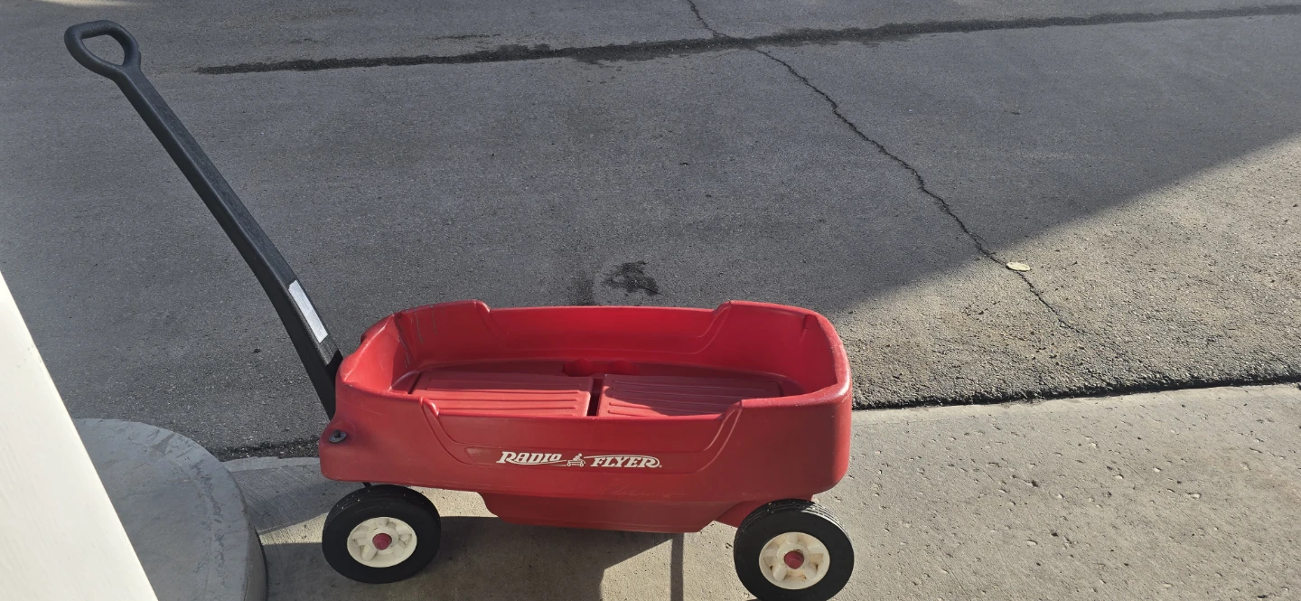 Radio Flyer Red Wagon - photo 2