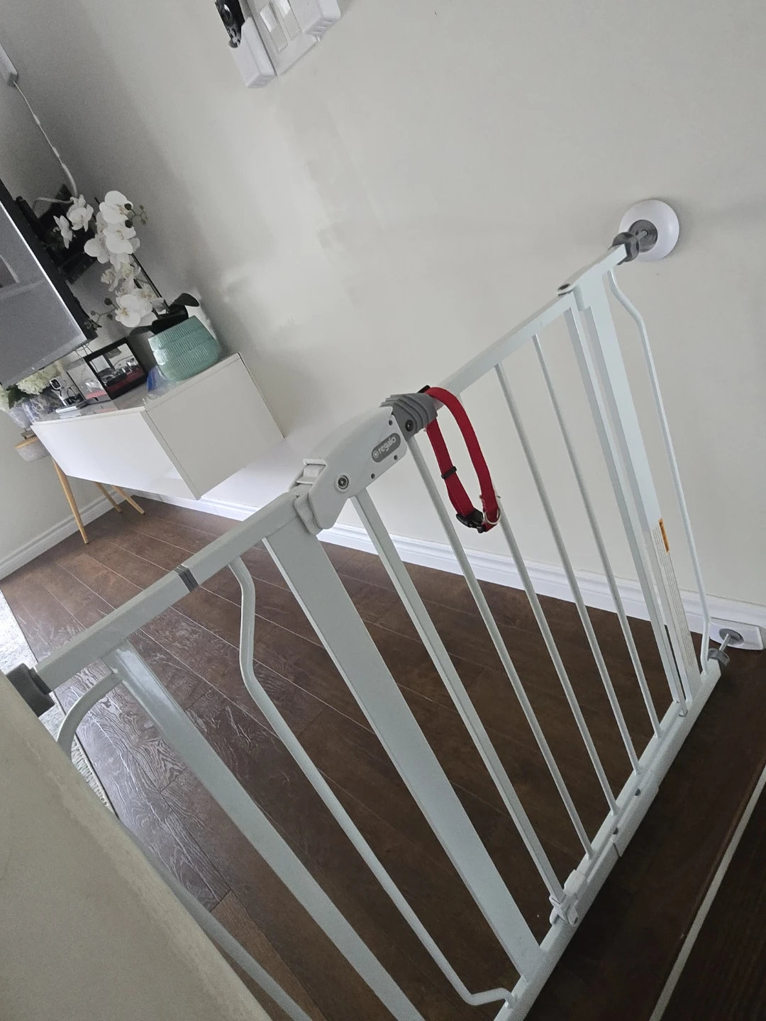 Regalo White Metal Baby Gate
