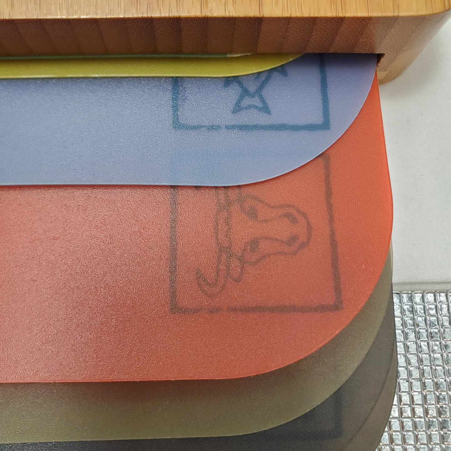 Free Cutting Board - photo 5