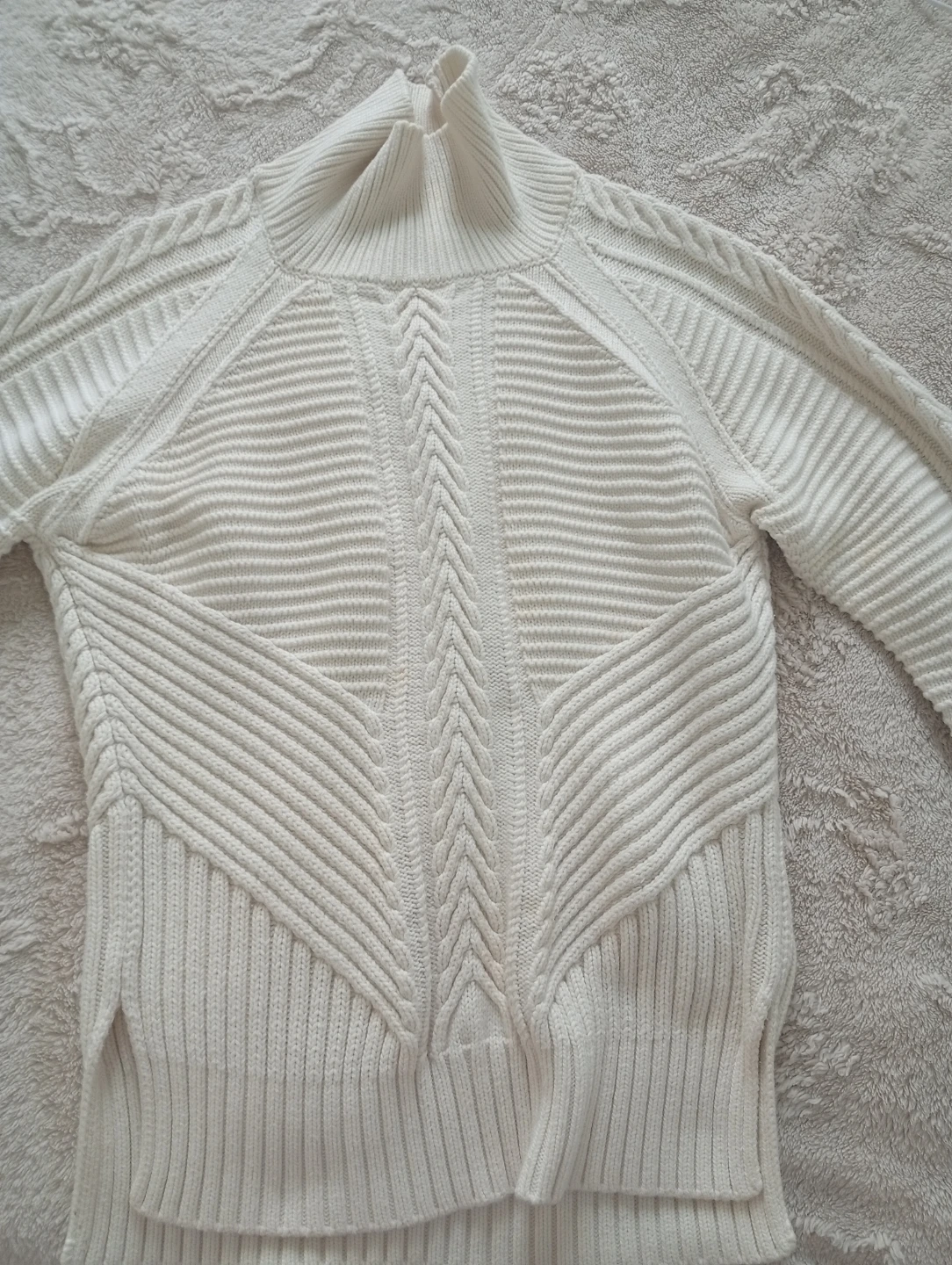Cable Knit Cropped Sweater