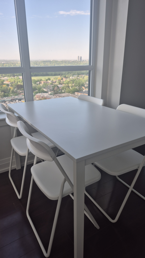 IKEA VIHALS Dining Table +Folding chair(×4)- White