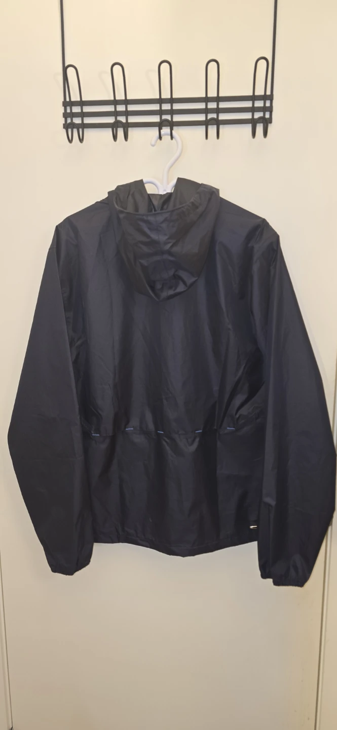 Quechua Lightweight Rain Jacket - photo 2