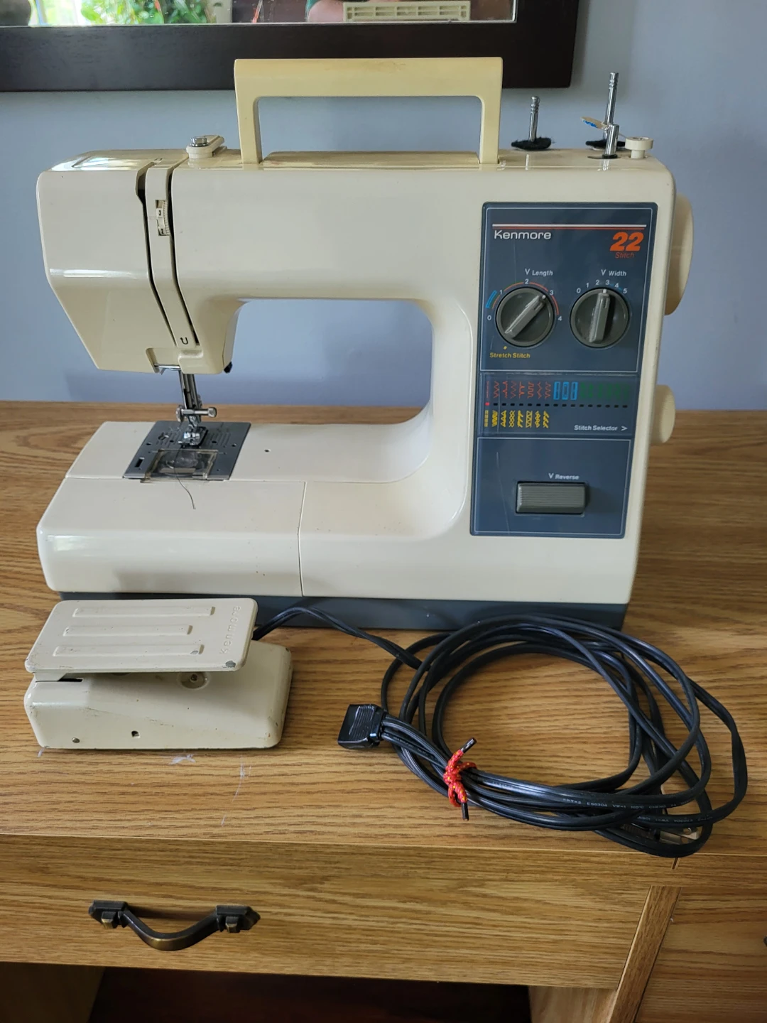 Kenmore 22 Sewing Machine Model 385.1684180