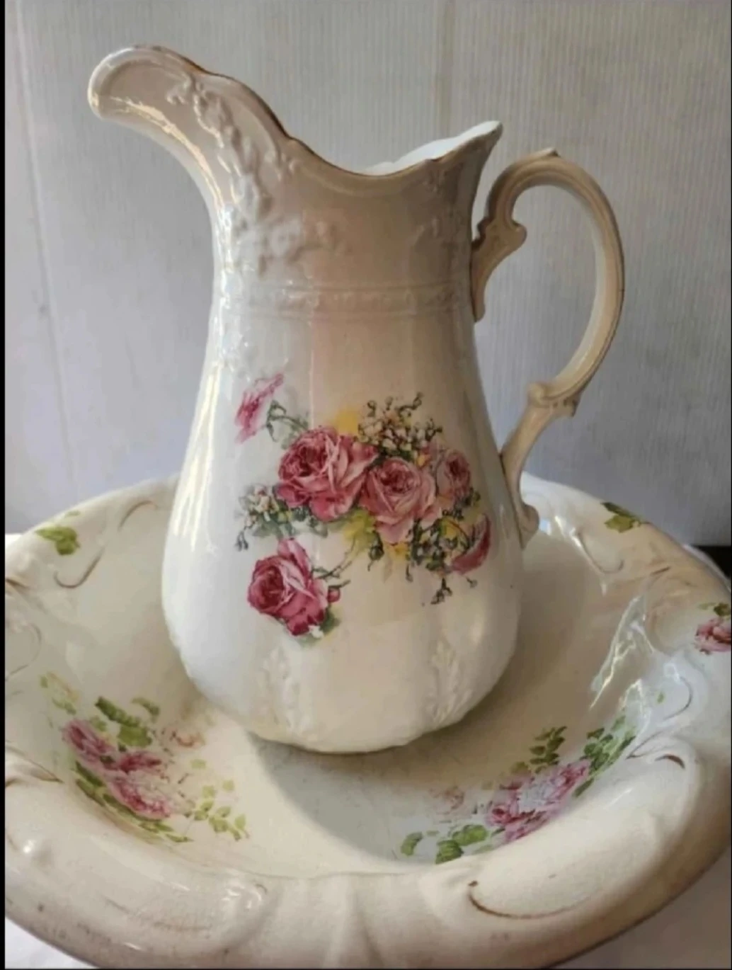 VINTAGE PORCELAN PITCHER(Made in England)