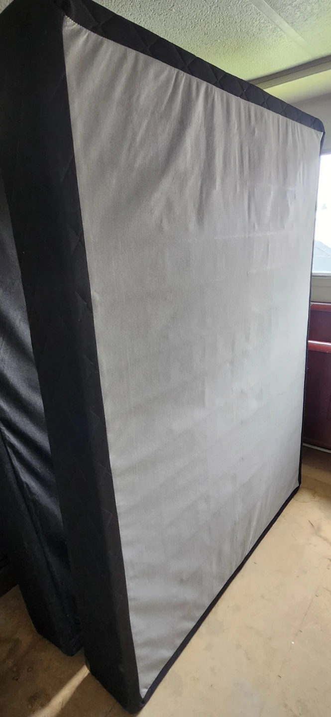 Queen size beautyrest mattress and box spring - photo 2