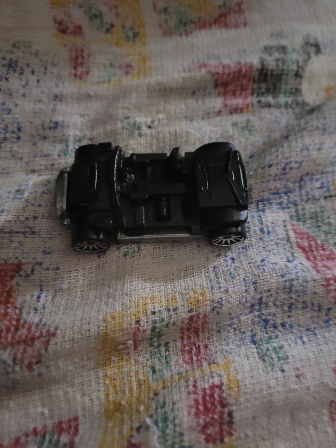 black 1:64 scale Hot Wheels Land Rover