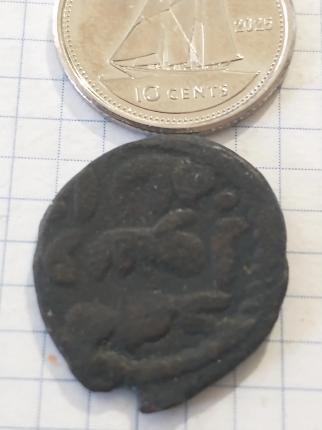 Attractive, unattributed Islamic medieval bronze coin - photo 3