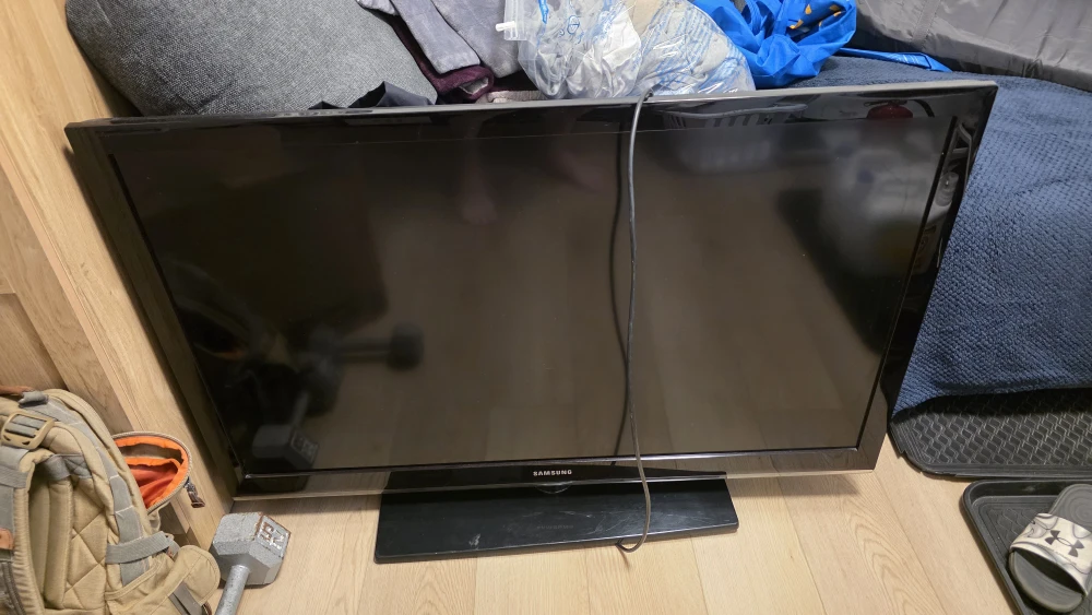 Samsung LN46C530F1F 46" Flat Screen TV