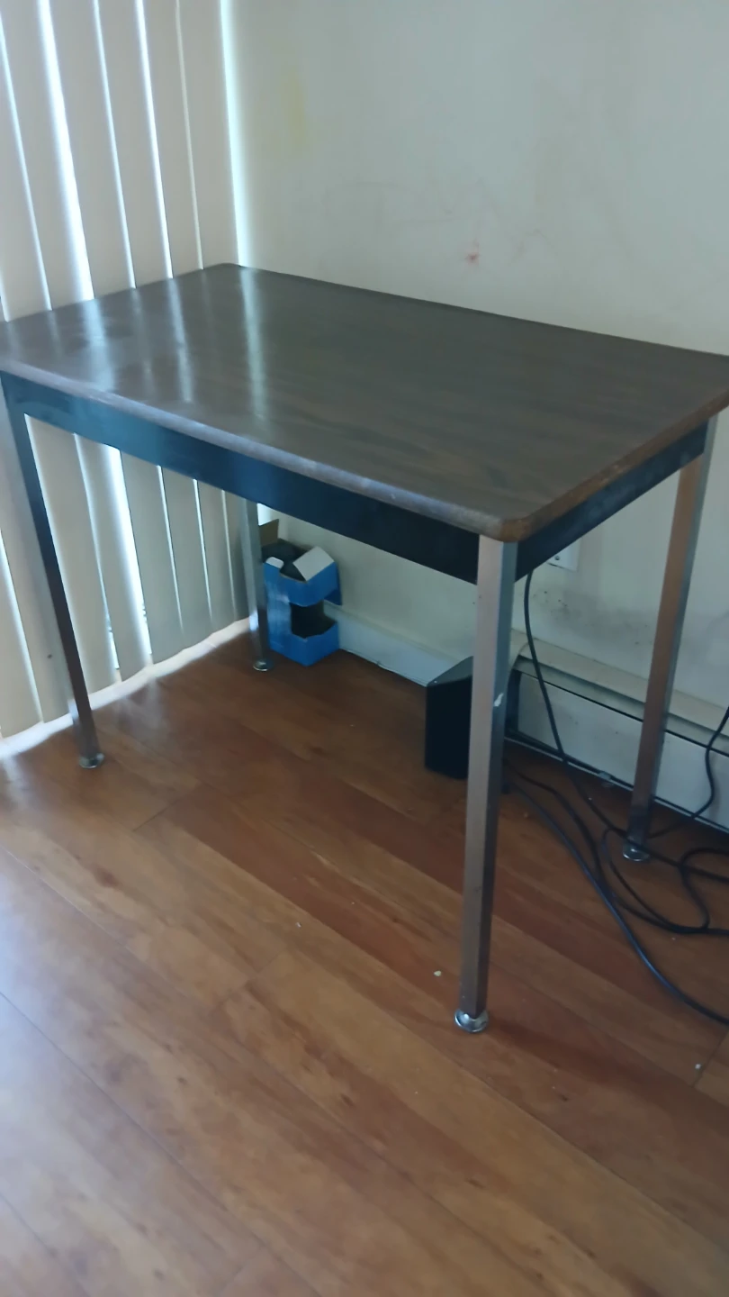 Brown Wood Grain Desk - photo 3