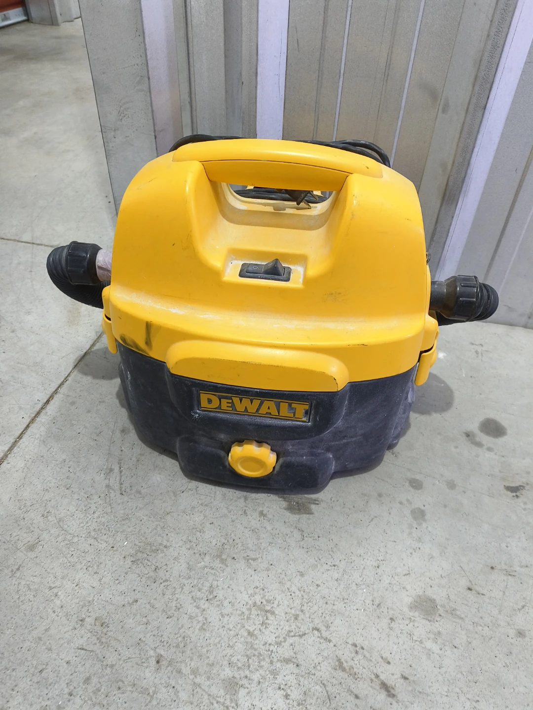 DEWALT Dust Extractor Vacuum
