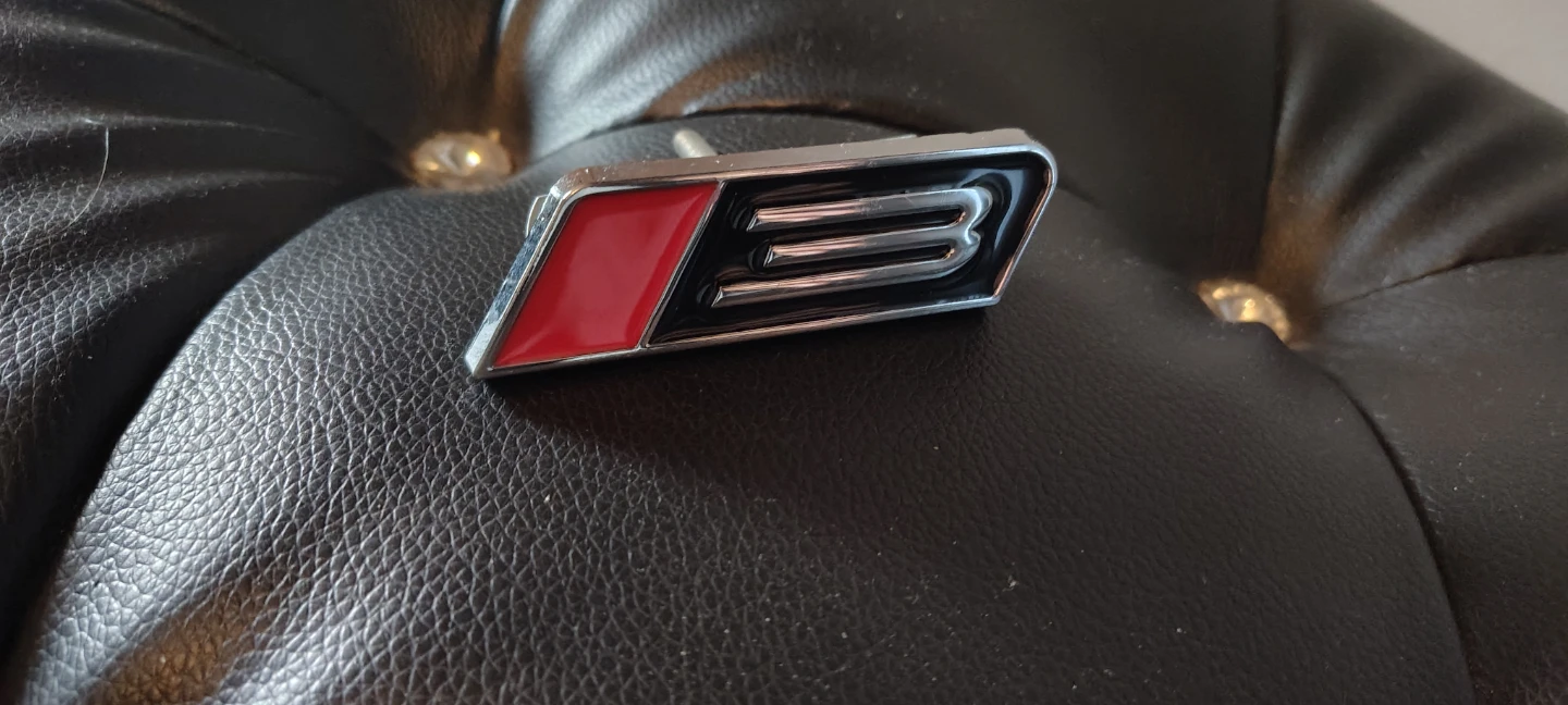 Challenger SRT 8 Car Emblems - photo 3