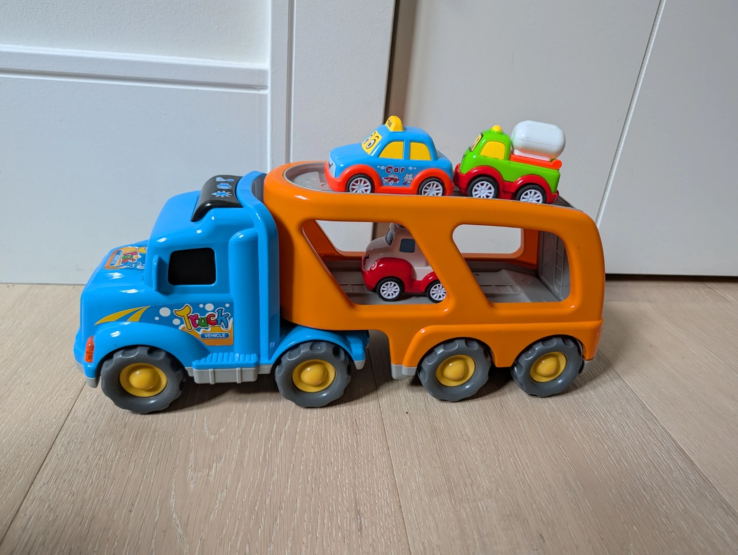 Toy Car Carrier Truck with 3 Cars - photo 2