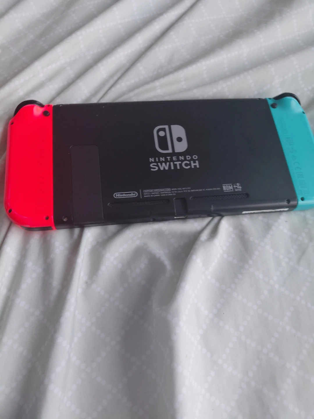 Nintendo Switch - photo 2
