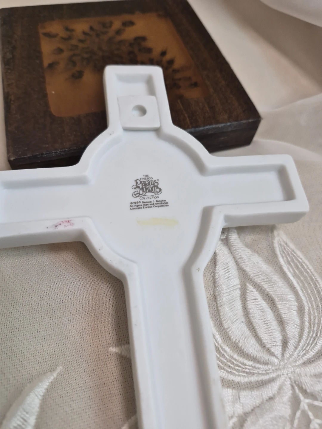 Vintage Porcelain Precious Moments “Jesus Loves Me” Cross - photo 5