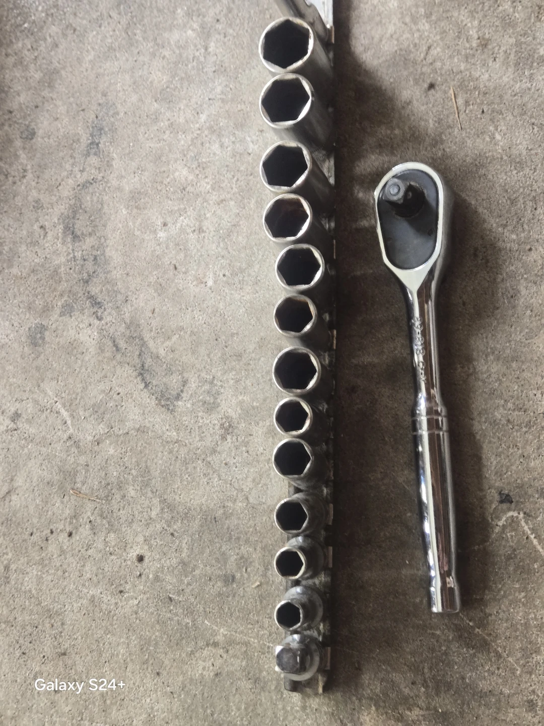 Socket Set with Ratchet - photo 2