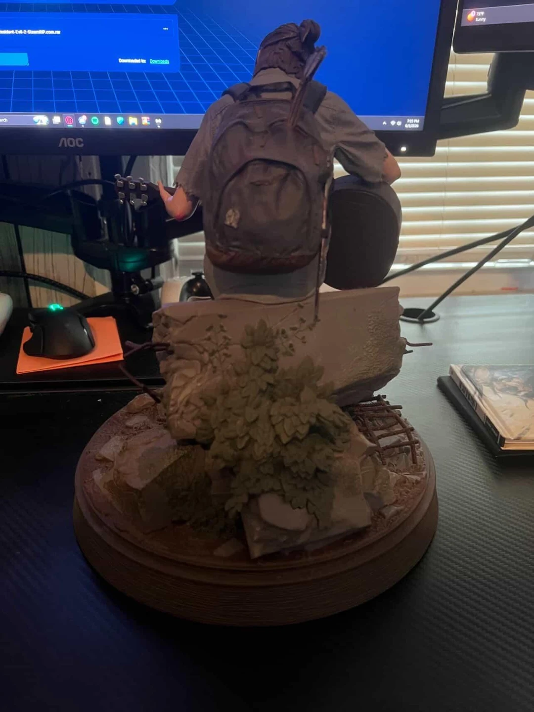The Last of Us Part II Ellie Statue - photo 2