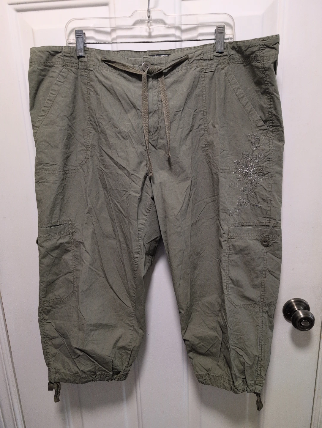 George Women's Cargo Capris size 18