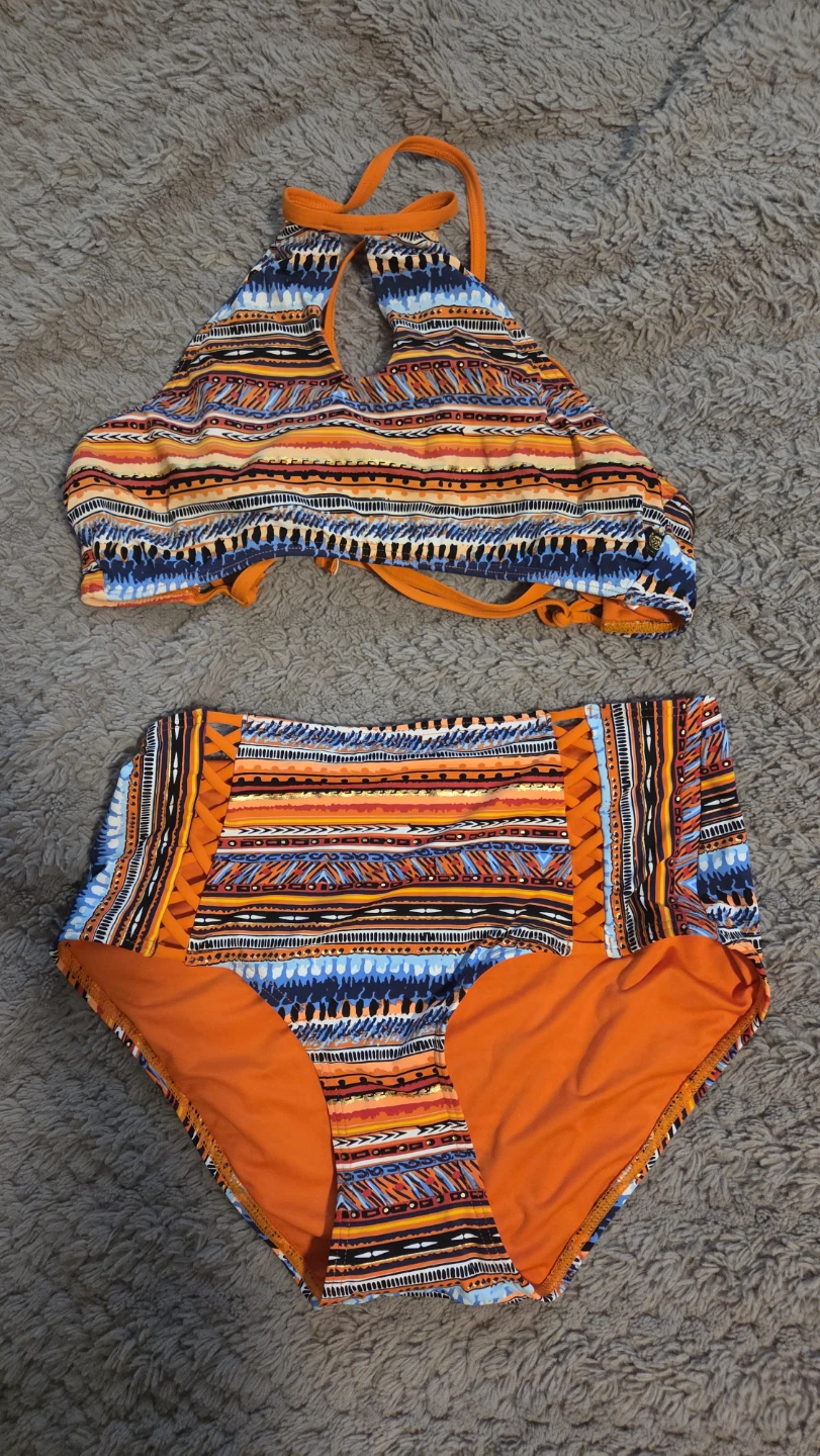 Women's Bikini Set Size S (bottom new)